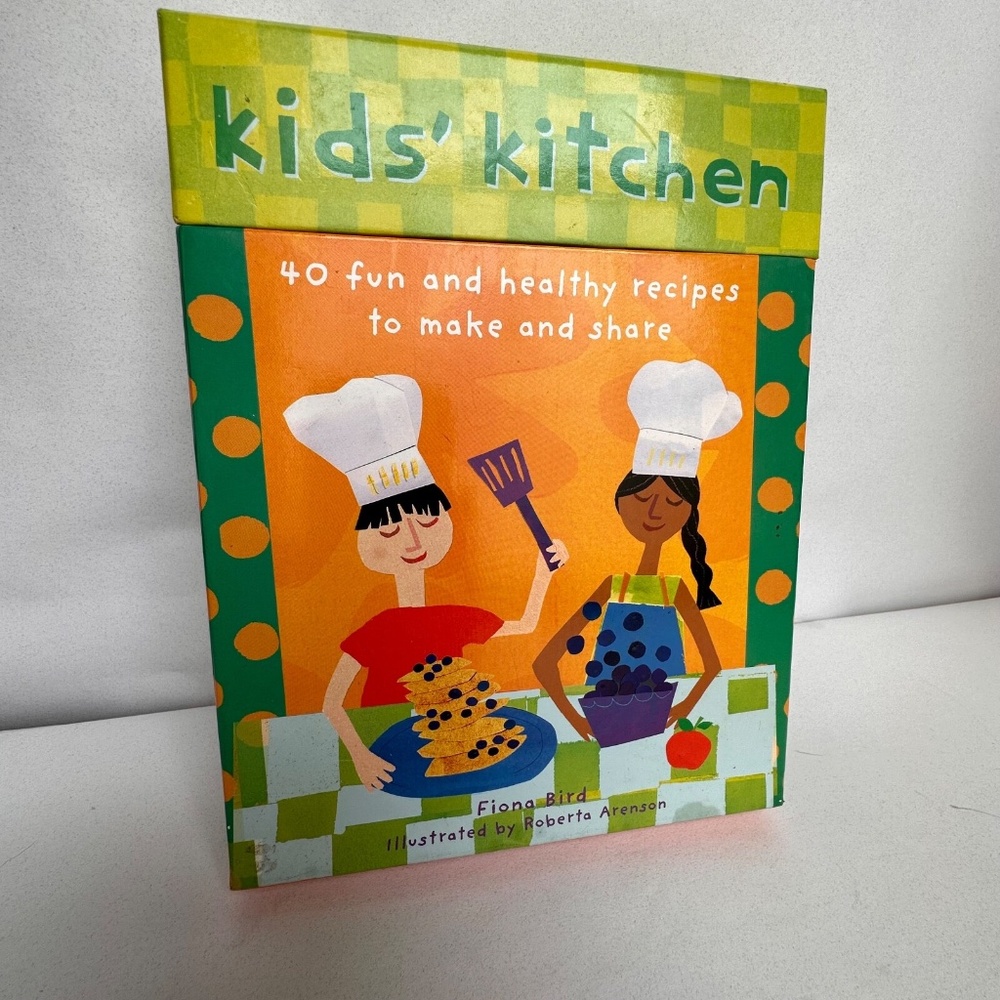 Kids' Kitchen: 40 Fun and Healthy Recipes on colorful cards in flip-top box